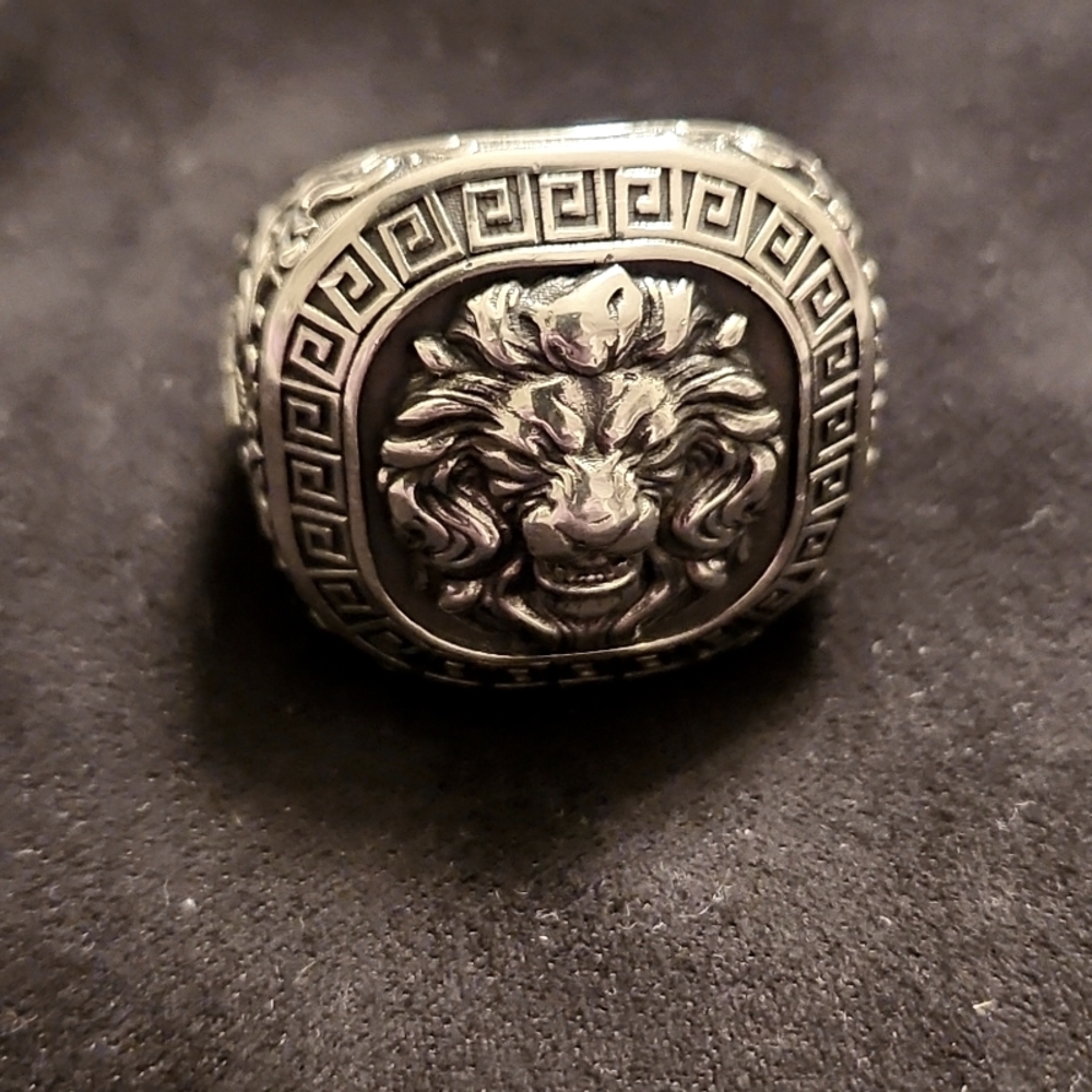 ATJ. 925 lion head ring